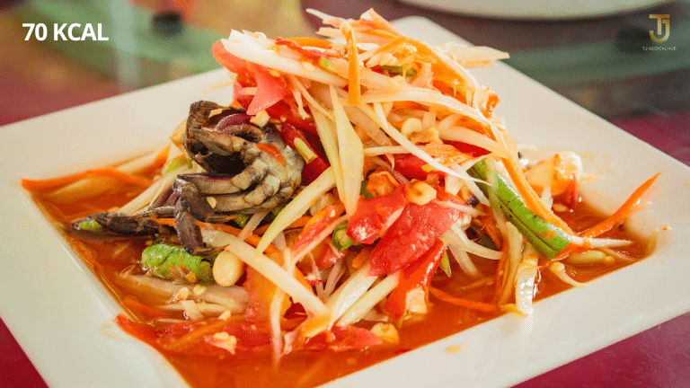 Spicy papaya salad (Somtam)